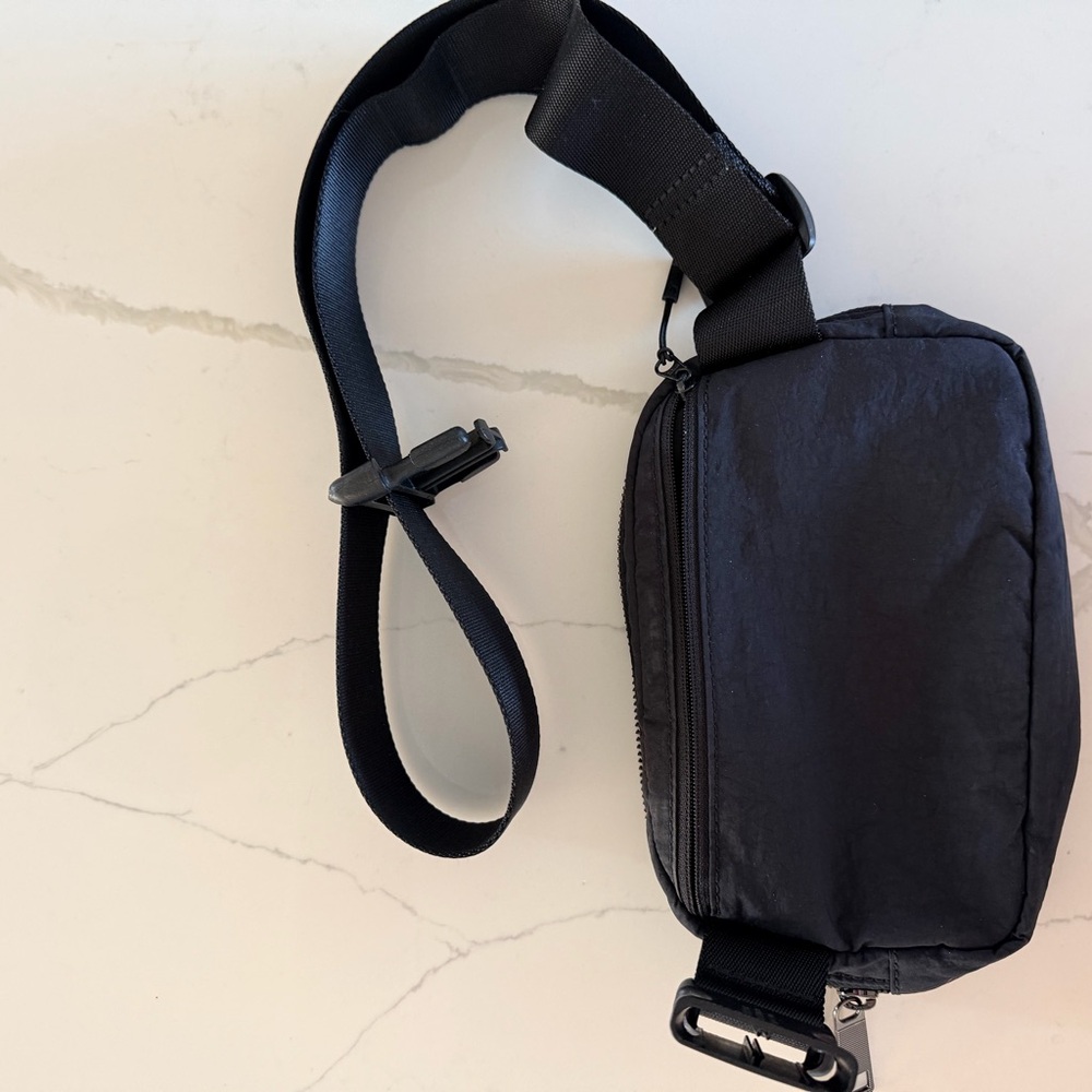 Lululemon Crossbody Bag & Card Case - Picture 16 of 16